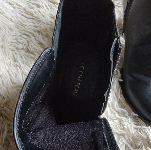 Le Chateau ankle booties - Picture 3 of 8